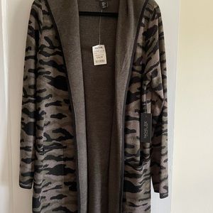 Camo cardigan W/ hood